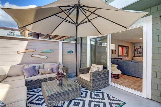 205 Francisca Avenue, Redondo Beach, California 90277, 3 Bedrooms Bedrooms, ,2 BathroomsBathrooms,Residential,Sold,Francisca,SB18035769