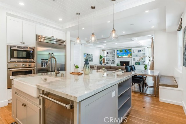 2113 Chestnut Avenue, Manhattan Beach, California 90266, 5 Bedrooms Bedrooms, ,5 BathroomsBathrooms,Residential,Sold,Chestnut,SB20195476