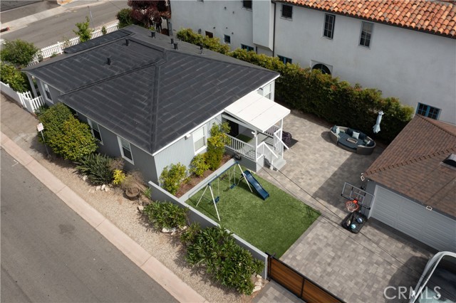 1829 Oak Avenue, Manhattan Beach, California 90266, 3 Bedrooms Bedrooms, ,2 BathroomsBathrooms,Residential,Sold,Oak,SB21146296