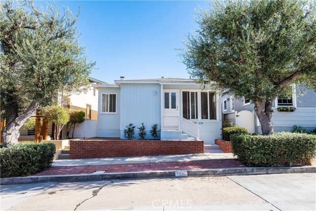 420 3rd Street, Manhattan Beach, California 90266, 2 Bedrooms Bedrooms, ,2 BathroomsBathrooms,Residential,Sold,3rd,SB19171660