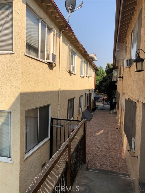  Income Home for Sale in Los Angeles, California