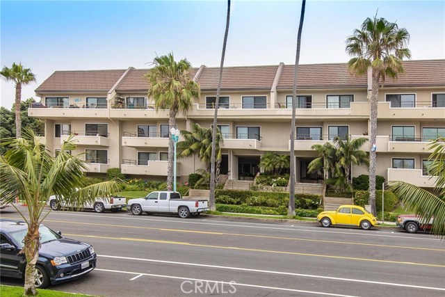 700 Esplanade, Redondo Beach, California 90277, 2 Bedrooms Bedrooms, ,2 BathroomsBathrooms,Residential,Sold,Esplanade,SB17099980