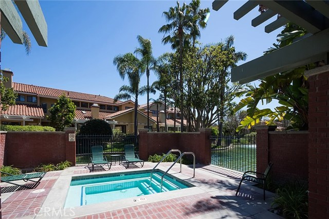 8 Fairway Drive, Manhattan Beach, California 90266, 2 Bedrooms Bedrooms, ,2 BathroomsBathrooms,Residential,Sold,Fairway,SB20089583