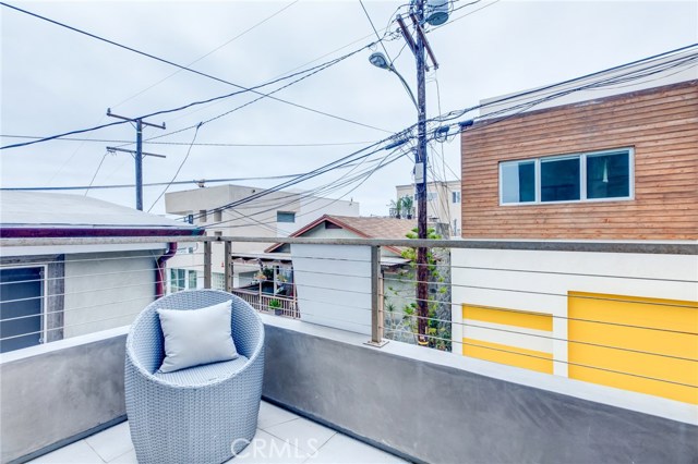 206 Moonstone Street, Manhattan Beach, California 90266, 4 Bedrooms Bedrooms, ,1 BathroomBathrooms,Residential,Sold,Moonstone,SB19150217