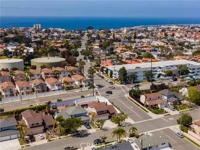 501 Faye Lane, Redondo Beach, California 90277, 3 Bedrooms Bedrooms, ,1 BathroomBathrooms,Residential,Sold,Faye,SB21071773