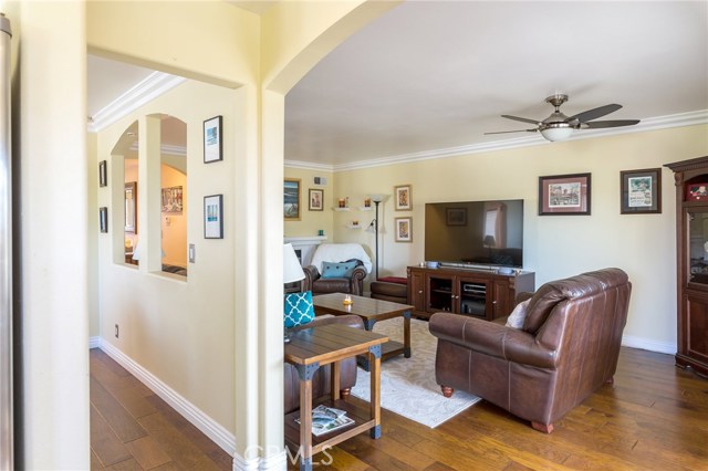 727 Lucia Avenue, Redondo Beach, California 90277, 3 Bedrooms Bedrooms, ,2 BathroomsBathrooms,Residential,Sold,Lucia,SB17222950