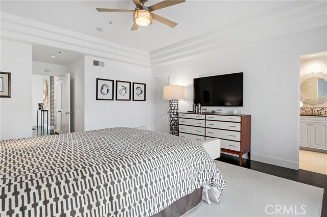 720 Manhattan Beach Boulevard, Manhattan Beach, California 90266, 2 Bedrooms Bedrooms, ,2 BathroomsBathrooms,Residential,Sold,Manhattan Beach,SB20242786