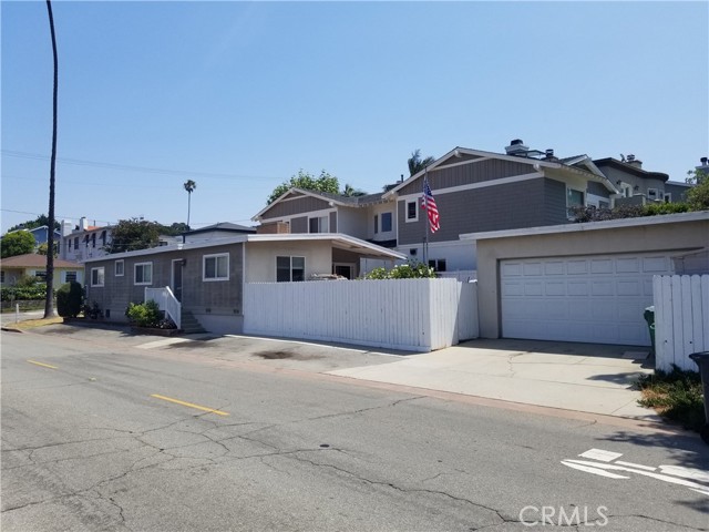 600 26th Street, Manhattan Beach, California 90266, 3 Bedrooms Bedrooms, ,2 BathroomsBathrooms,Residential,Sold,26th,OC21136993