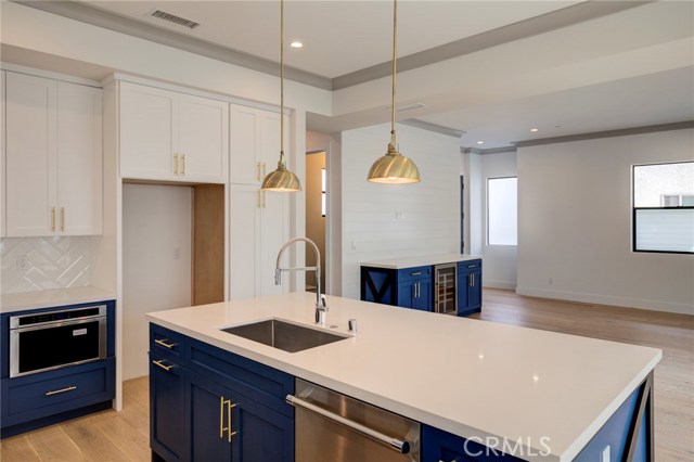 1712 Harriman Lane, Redondo Beach, California 90278, 4 Bedrooms Bedrooms, ,4 BathroomsBathrooms,Residential,Sold,Harriman,PV18244514