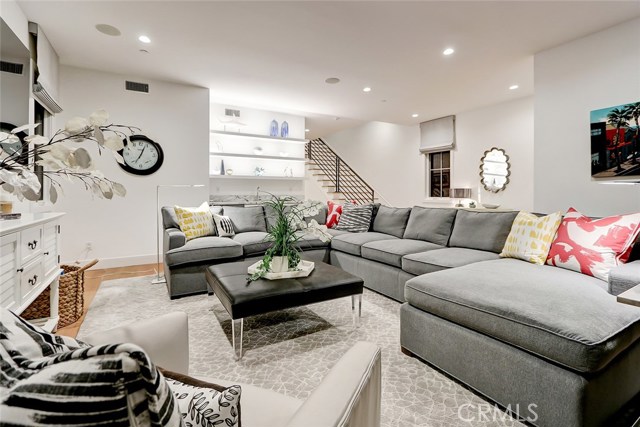 420 31st Street, Manhattan Beach, California 90266, 5 Bedrooms Bedrooms, ,2 BathroomsBathrooms,Residential,Sold,31st,SB20242729