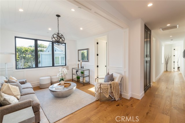 2400 John Street, Manhattan Beach, California 90266, 5 Bedrooms Bedrooms, ,2 BathroomsBathrooms,Residential,Sold,John,SB19208383