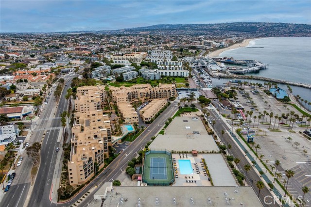 110 The Village, Redondo Beach, California 90277, 2 Bedrooms Bedrooms, ,2 BathroomsBathrooms,Residential,Sold,The Village,SB21145728