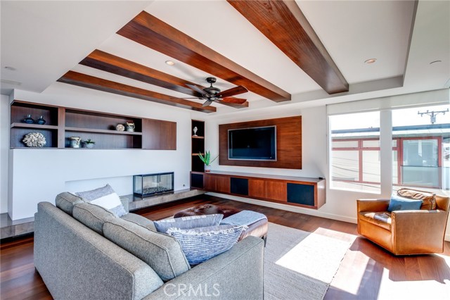 113 El Porto Street, Manhattan Beach, California 90266, 4 Bedrooms Bedrooms, ,2 BathroomsBathrooms,Residential,Sold,El Porto,SB19022186