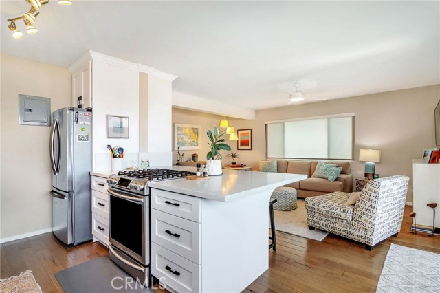 1720 Ardmore Avenue, Hermosa Beach, California 90254, 2 Bedrooms Bedrooms, ,2 BathroomsBathrooms,Residential,Sold,Ardmore,SB19180465