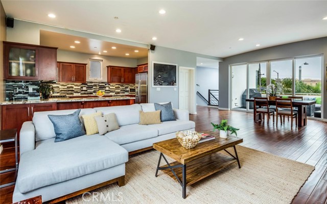 313 Anita Street, Redondo Beach, California 90278, 4 Bedrooms Bedrooms, ,3 BathroomsBathrooms,Residential,Sold,Anita,SB17165382