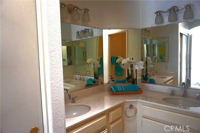 NEWER LIGHT & PLUMBING FIXTURES IN BATHROOMS