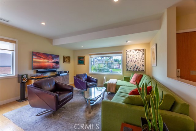 2703 Spreckels Lane, Redondo Beach, California 90278, 4 Bedrooms Bedrooms, ,3 BathroomsBathrooms,Residential,Sold,Spreckels,PW20057811