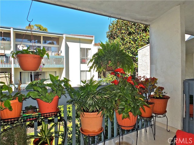 611 Prospect Avenue, Redondo Beach, California 90277, 2 Bedrooms Bedrooms, ,2 BathroomsBathrooms,Residential,Sold,Prospect,PW20028663