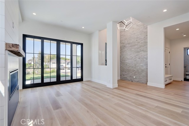 1400 17th Street, Manhattan Beach, California 90266, 5 Bedrooms Bedrooms, ,3 BathroomsBathrooms,Residential,Sold,17th,SB21193120