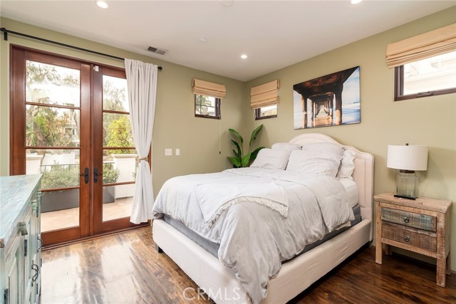 708 Marine Avenue, Manhattan Beach, California 90266, 4 Bedrooms Bedrooms, ,4 BathroomsBathrooms,Residential,Sold,Marine,SB20193991