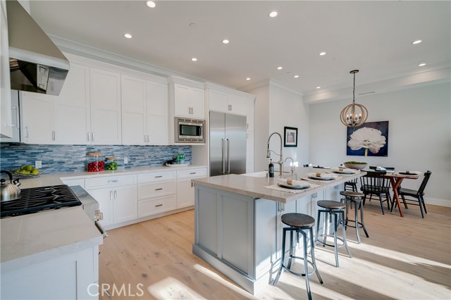 111 Vista Del Mar, Redondo Beach, California 90277, 3 Bedrooms Bedrooms, ,2 BathroomsBathrooms,Residential,Sold,Vista Del Mar,SB20122409