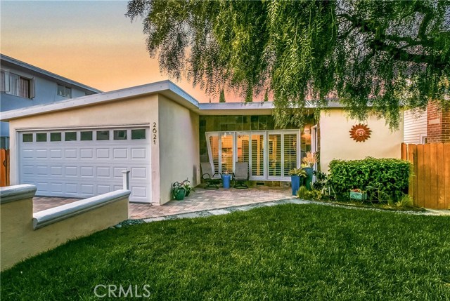 2621 Voorhees Avenue, Redondo Beach, California 90278, 3 Bedrooms Bedrooms, ,2 BathroomsBathrooms,Residential,Sold,Voorhees,SB17083243