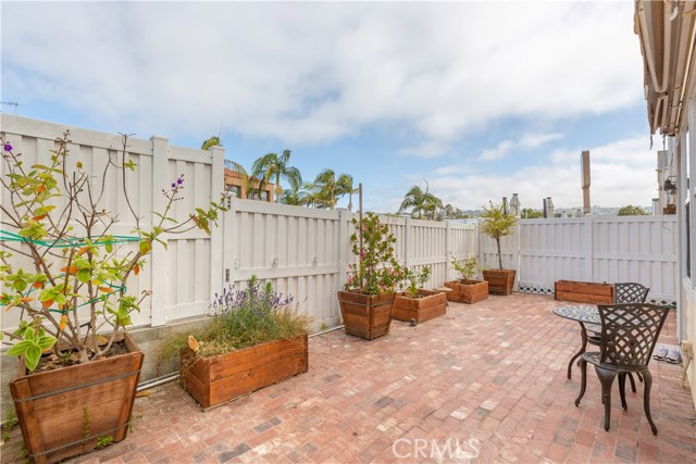1800 Pacific Coast, Redondo Beach, California 90277, 4 Bedrooms Bedrooms, ,3 BathroomsBathrooms,Residential,Sold,Pacific Coast,PV20134664
