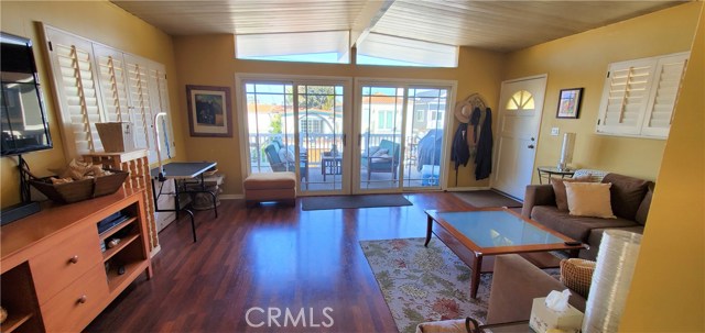 1124 11th Street, Hermosa Beach, California 90254, 3 Bedrooms Bedrooms, ,1 BathroomBathrooms,Residential,Sold,11th Street,SB20025599