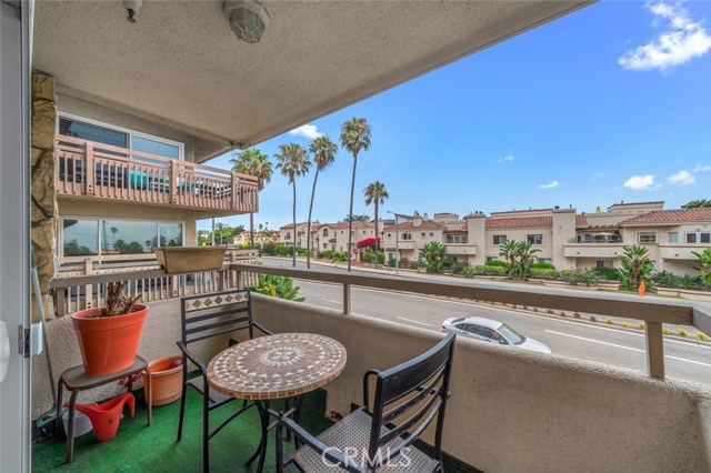 230 Catalina Avenue, Redondo Beach, California 90277, 2 Bedrooms Bedrooms, ,2 BathroomsBathrooms,Residential,Sold,Catalina,OC19186347