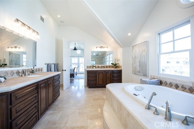 400 1st Street, Manhattan Beach, California 90266, 5 Bedrooms Bedrooms, ,5 BathroomsBathrooms,Residential,Sold,1st,SB21021125