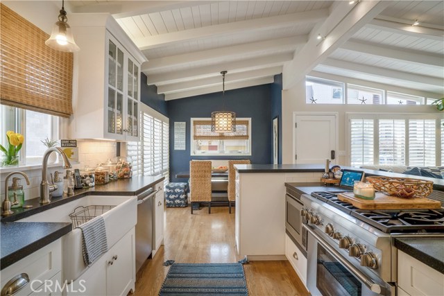 465 28th Street, Manhattan Beach, California 90266, 3 Bedrooms Bedrooms, ,3 BathroomsBathrooms,Residential,Sold,28th,SB19069808