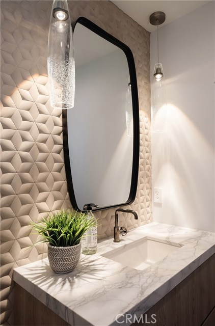 705 Crest Drive, Manhattan Beach, California 90266, 5 Bedrooms Bedrooms, ,2 BathroomsBathrooms,Residential,Sold,Crest,SB20098855