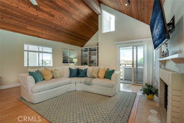1739 Stanford Avenue, Redondo Beach, California 90278, 3 Bedrooms Bedrooms, ,2 BathroomsBathrooms,Residential,Sold,Stanford,SB18228570