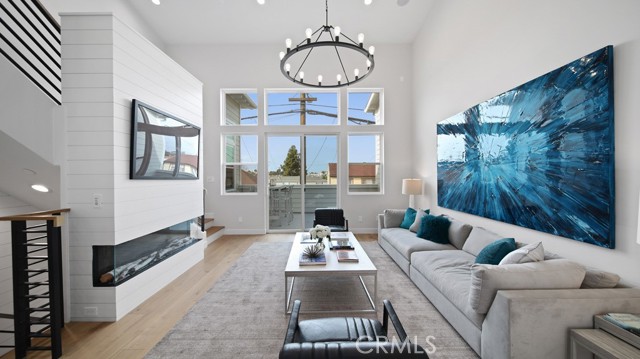1902 Mathews Ave, Redondo Beach, California 90278, 5 Bedrooms Bedrooms, ,5 BathroomsBathrooms,Residential,Sold,Mathews Ave,PV21055104