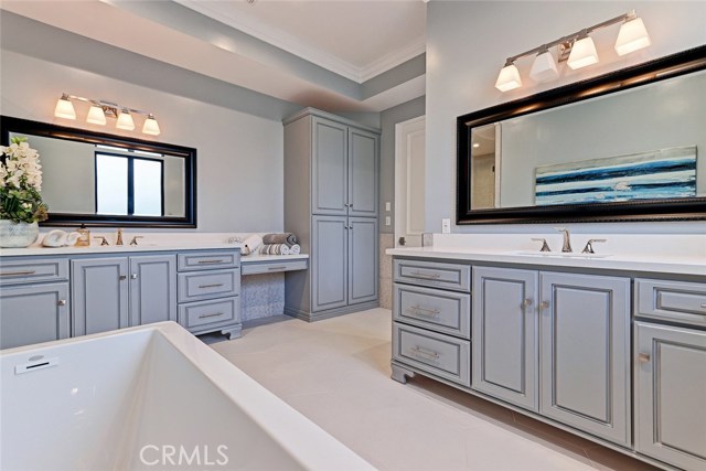 404 Lucia, Redondo Beach, California 90277, 4 Bedrooms Bedrooms, ,3 BathroomsBathrooms,Residential,Sold,Lucia,SB17221767