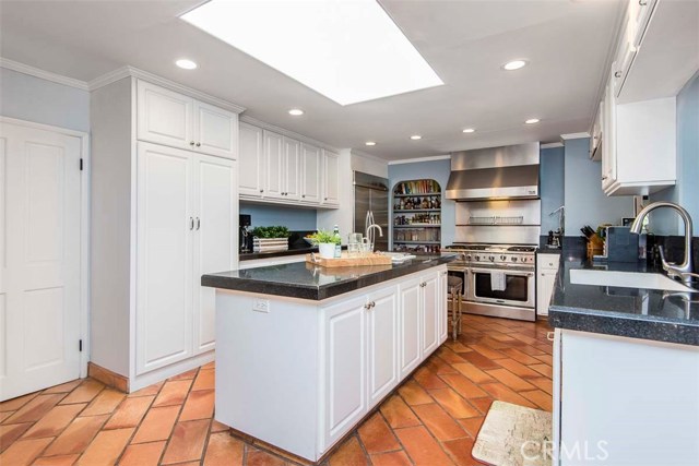 3211 Poinsettia Avenue, Manhattan Beach, California 90266, 5 Bedrooms Bedrooms, ,4 BathroomsBathrooms,Residential,Sold,Poinsettia,SB21171606