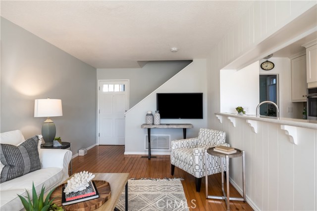 1747 Dixon Street, Redondo Beach, California 90278, 4 Bedrooms Bedrooms, ,1 BathroomBathrooms,Residential,Sold,Dixon,SB20019843