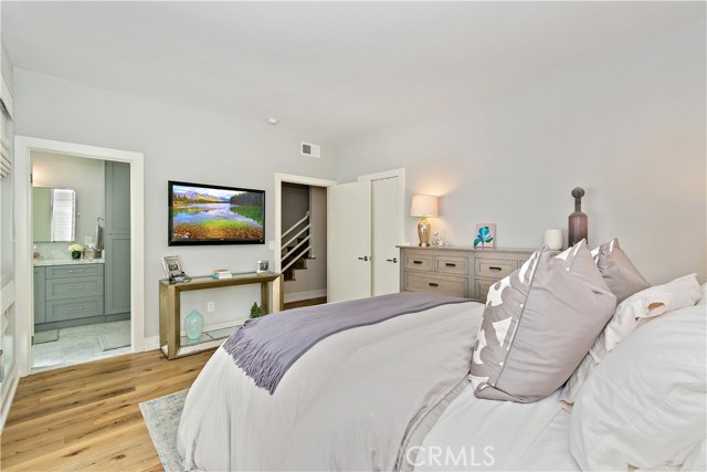 1457 Manhattan Beach Boulevard, Manhattan Beach, California 90266, 2 Bedrooms Bedrooms, ,2 BathroomsBathrooms,Residential,Sold,Manhattan Beach,SB20231168