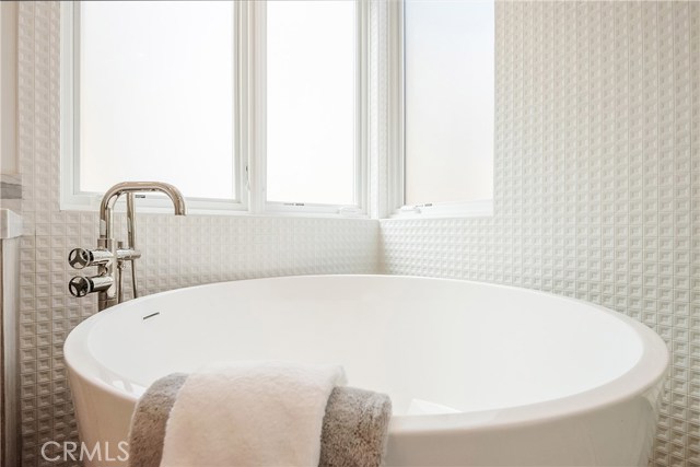 705 Crest Drive, Manhattan Beach, California 90266, 5 Bedrooms Bedrooms, ,2 BathroomsBathrooms,Residential,Sold,Crest,SB20098855