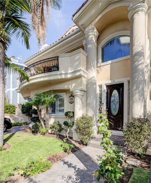228 Juanita Avenue, Redondo Beach, California 90277, 4 Bedrooms Bedrooms, ,2 BathroomsBathrooms,Residential,Sold,Juanita,SB20139705
