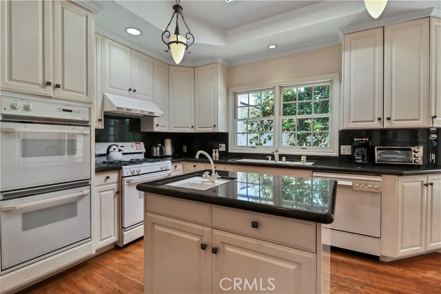 Updated gourmet Kitchen with large center island