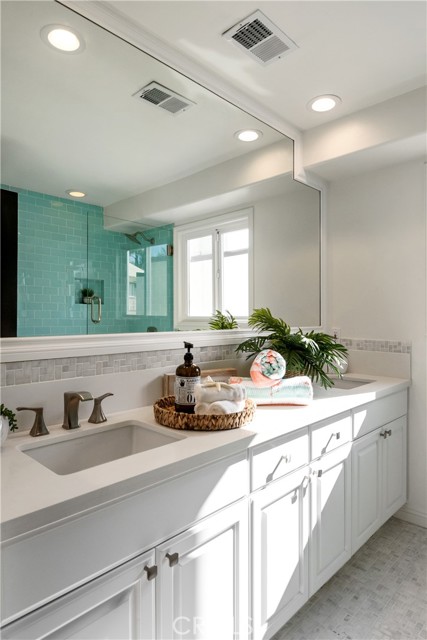 2322 Laurel Bluff Drive, Manhattan Beach, California 90266, 4 Bedrooms Bedrooms, ,3 BathroomsBathrooms,Residential,Sold,Laurel Bluff,SB21167191