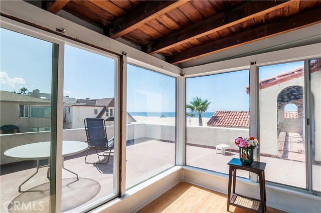 2302 The Strand, Hermosa Beach, California 90254, 5 Bedrooms Bedrooms, ,3 BathroomsBathrooms,Residential,Sold,The Strand,SB17229806