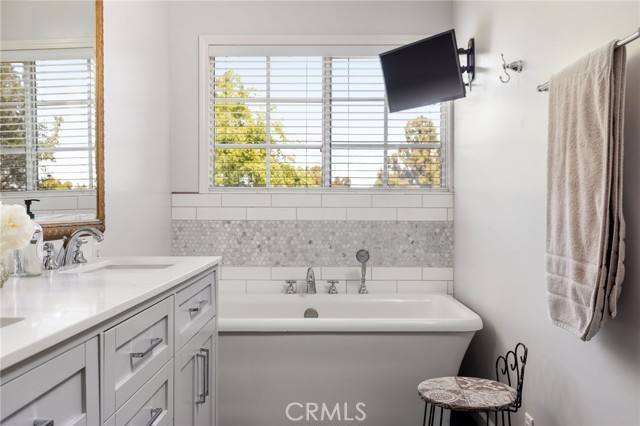 51 Dapplegray Lane, Rolling Hills Estates, California 90274, 5 Bedrooms Bedrooms, ,3 BathroomsBathrooms,Residential,Sold,Dapplegray,SB21097792