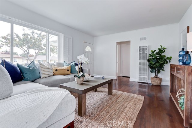 2717 182nd Place, Redondo Beach, California 90278, 4 Bedrooms Bedrooms, ,2 BathroomsBathrooms,Residential,Sold,182nd,SB20109929