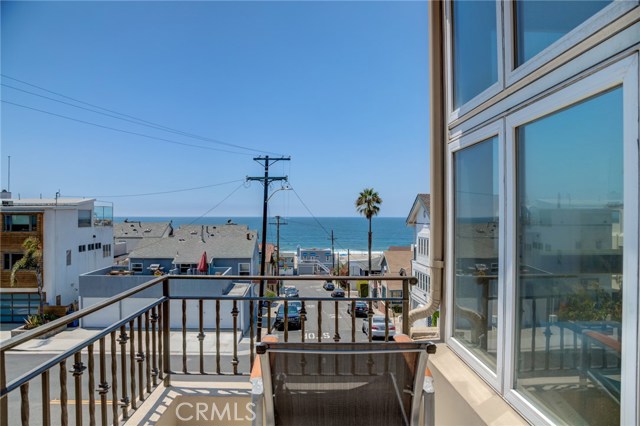 84 Manhattan Avenue, Manhattan Beach, California 90266, 3 Bedrooms Bedrooms, ,3 BathroomsBathrooms,Residential,Sold,Manhattan,SB21020402