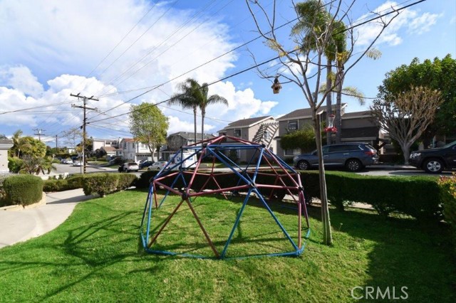 1921 Voorhees Avenue, Redondo Beach, California 90278, ,Residential Income,Sold,Voorhees,PV20036066