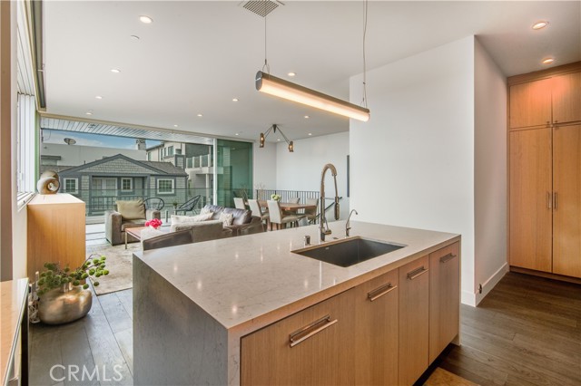 218 1st Place, Manhattan Beach, California 90266, 3 Bedrooms Bedrooms, ,3 BathroomsBathrooms,Residential,Sold,1st,PV21075886
