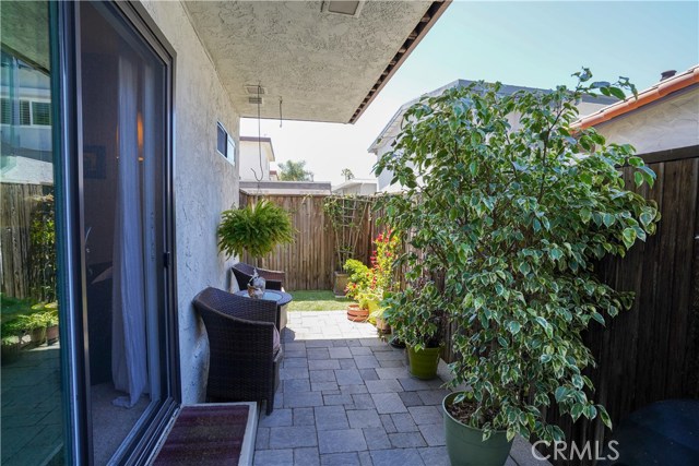 1447 Manhattan Beach Boulevard, Manhattan Beach, California 90266, 3 Bedrooms Bedrooms, ,2 BathroomsBathrooms,Residential,Sold,Manhattan Beach,SB20092235