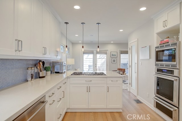 1124 1st Street, Hermosa Beach, California 90254, 4 Bedrooms Bedrooms, ,3 BathroomsBathrooms,Residential,Sold,1st,SB20124705